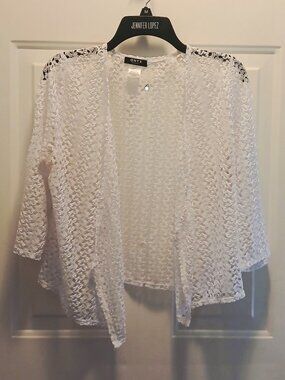 Embroidered 3/4 Length Sleeve Shrug